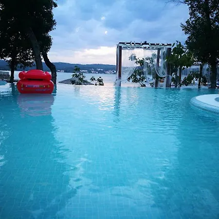 Fisherman's Glamping Village Luxusní stan 4*