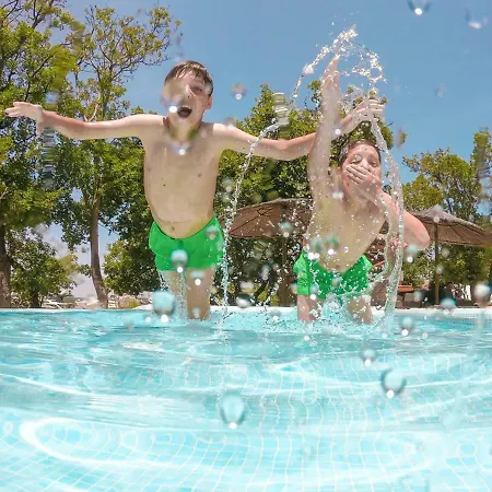 Luxusní stan Fisherman's Glamping Village 4*