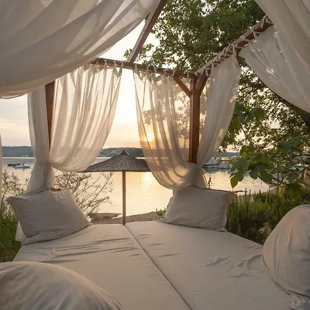 Luxury tent Fisherman's Glamping Village 4*