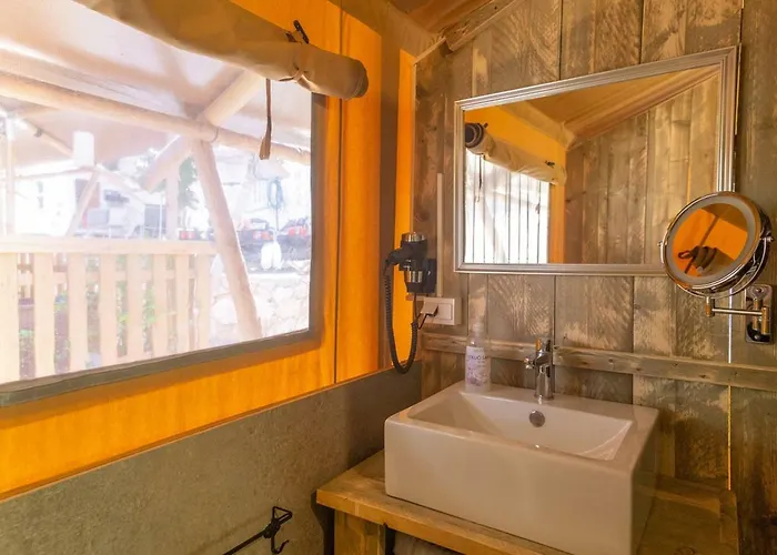 Fisherman's Glamping Village Lüks kamp alanı Klimno