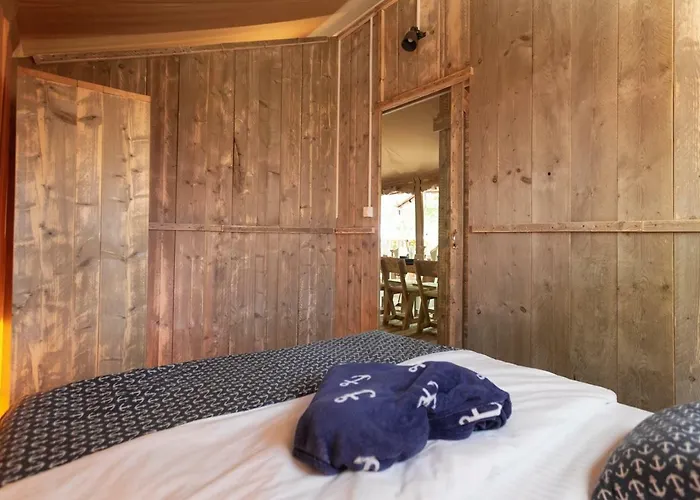 Lüks kamp alanı Fisherman's Glamping Village