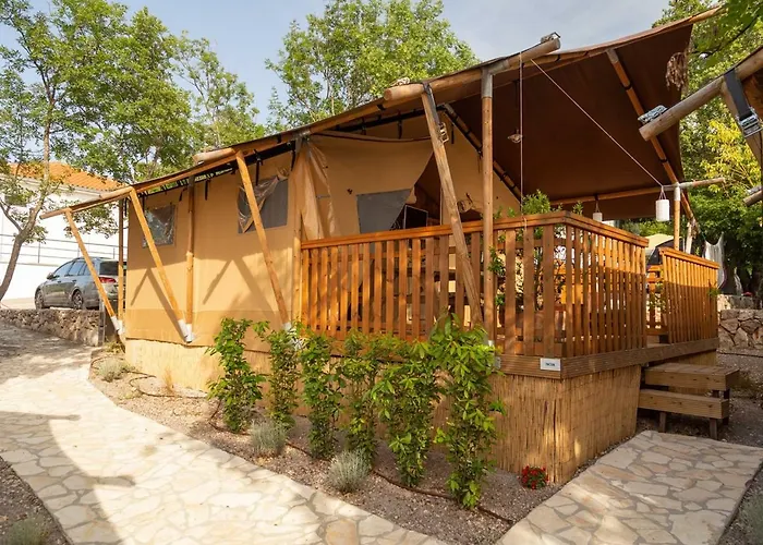 Lüks kamp alanı Fisherman's Glamping Village 4*