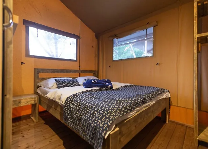 Lüks kamp alanı Fisherman's Glamping Village 4*