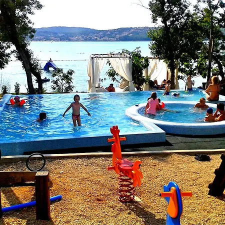 Tente de luxe Fisherman's Glamping Village 4*