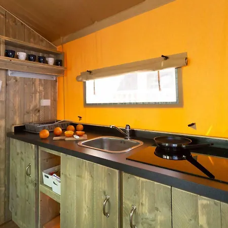 Fisherman's Glamping Village 4* Klimno